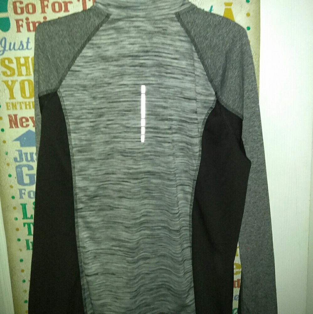 Runner's pullover - Picture 2 of 2
